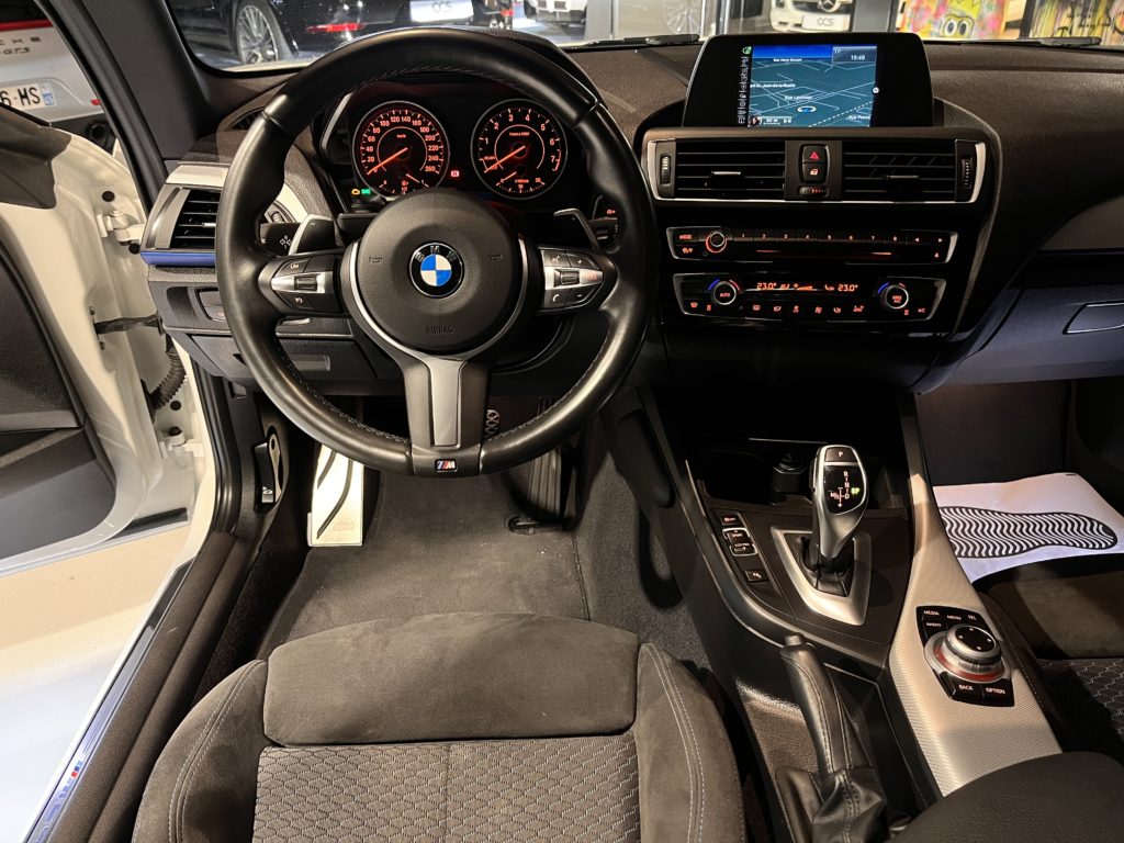 BMW M240I10